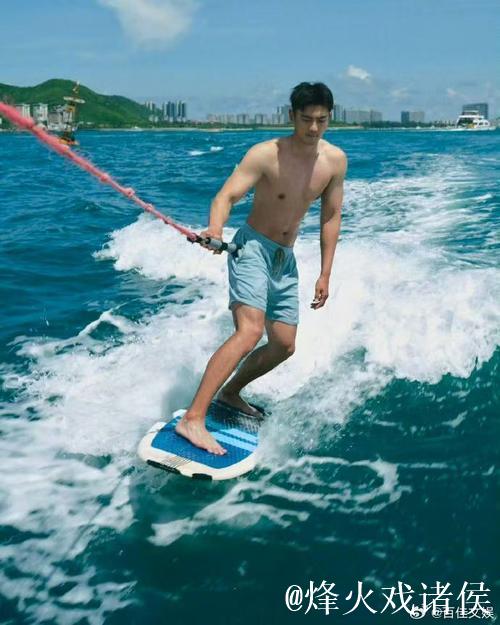 宁泽涛迷上了垂钓生活